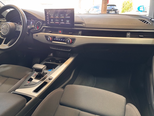 AUDI A4 AVANT 30 TDI 136CV SLINE - Imagen 7