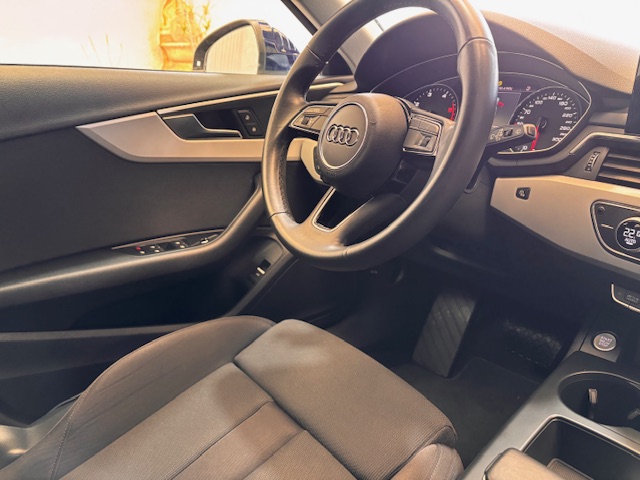 AUDI A4 AVANT 30 TDI 136CV SLINE - Imagen 8