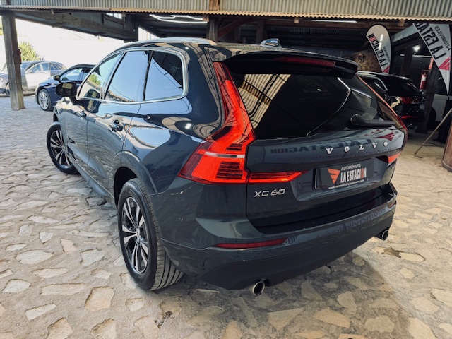 VOLVO XC60 2.0 B4 G Momentum Pro Auto - Imagen 3