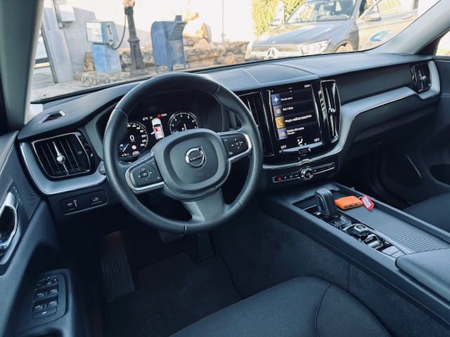 VOLVO XC60 2.0 B4 G Momentum Pro Auto - Imagen 6