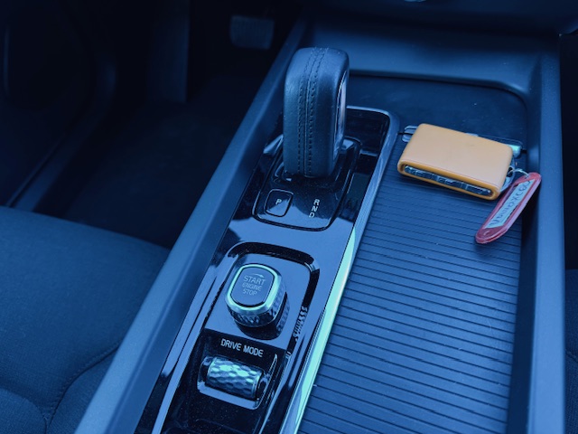 VOLVO XC60 2.0 B4 G Momentum Pro Auto - Imagen 10