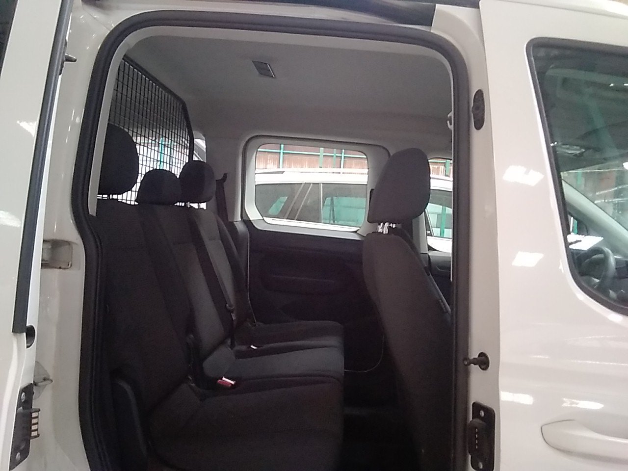 VOLKSWAGEN CADDY 2.0 TDI ORIGIN 122CV 4MOTION - Imagen 4